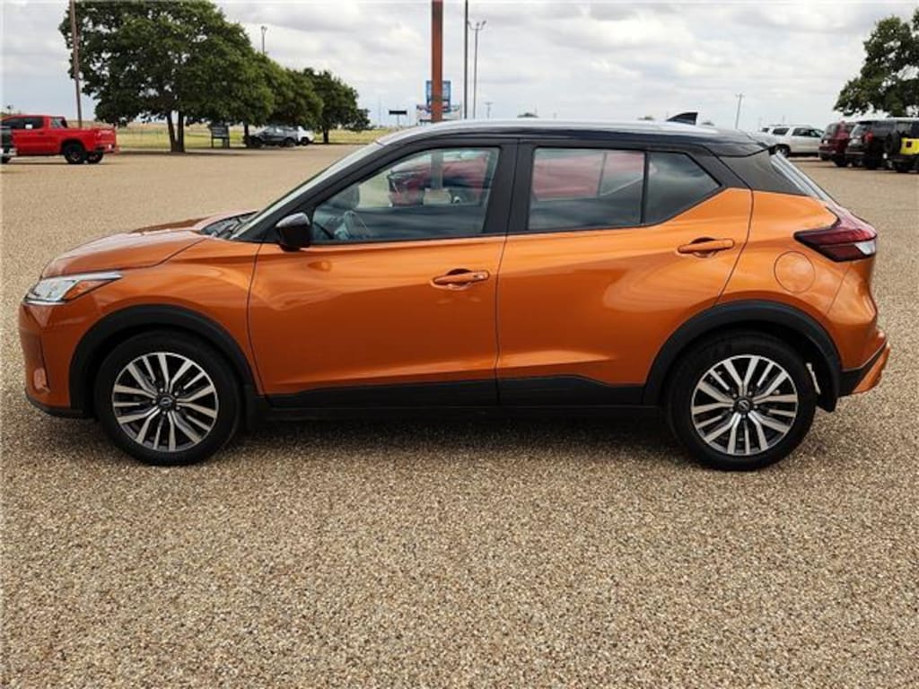 Used 2023 Nissan Kicks SV