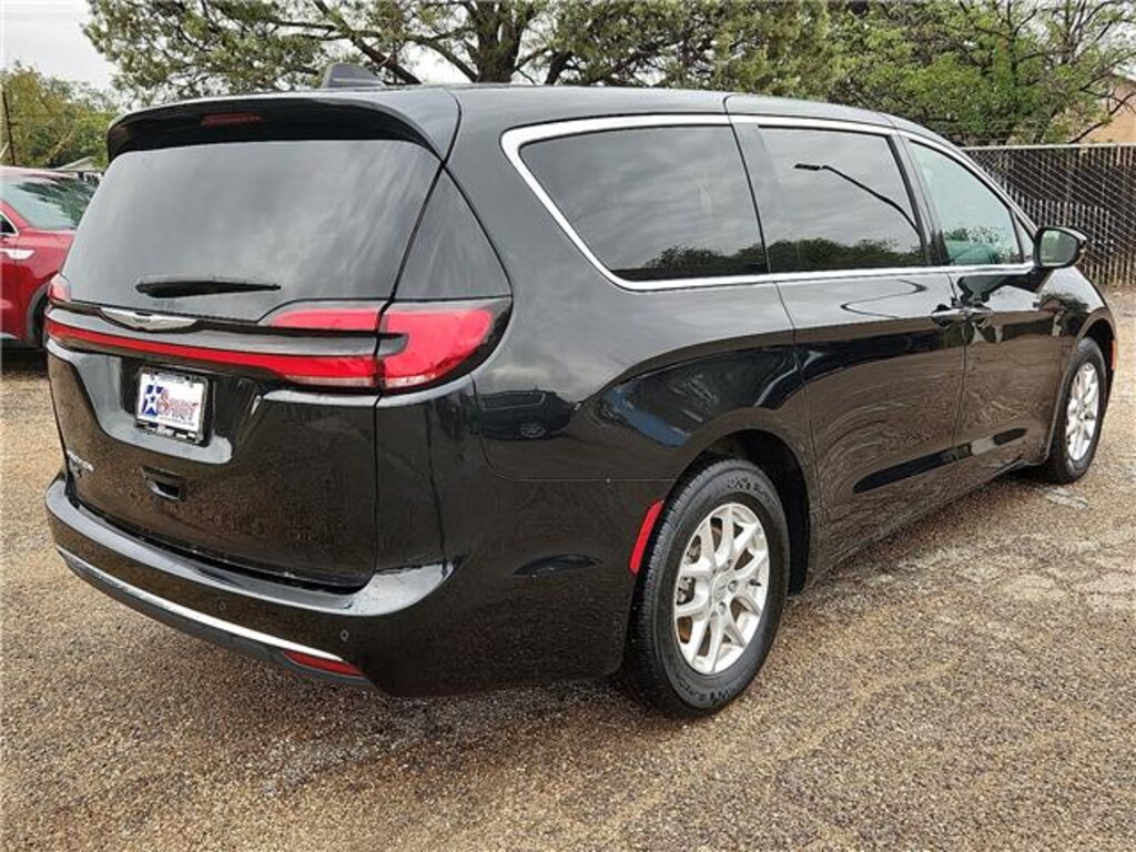 Used 2024 Chrysler Pacifica Touring L Front-Wheel Drive Passenger Van