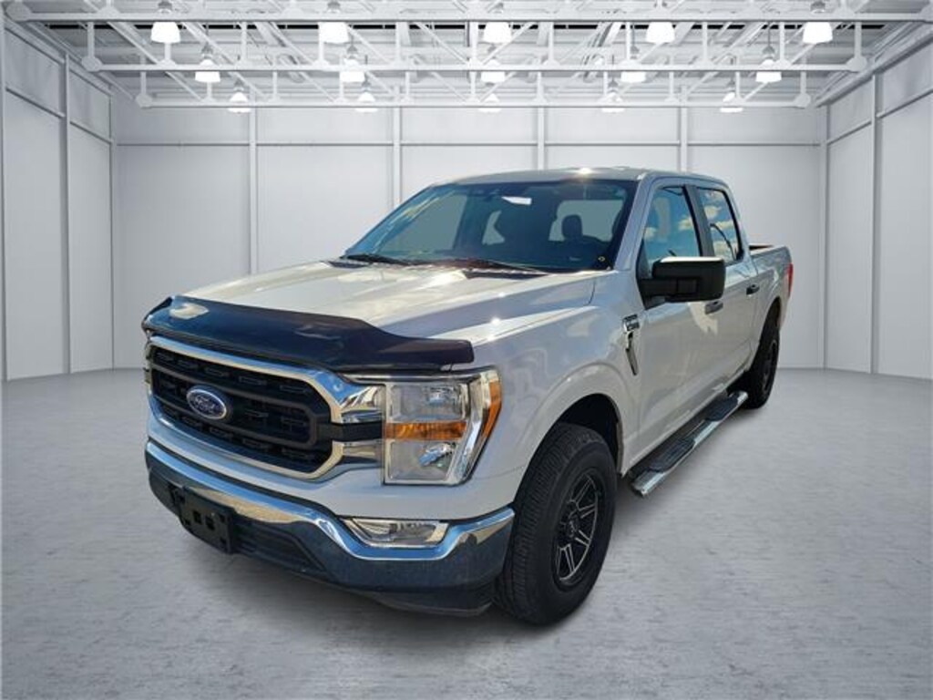 Used 2021 Ford F-150 XLT 4x2 SuperCrew Cab Styleside 5.5 ft. box 145 in