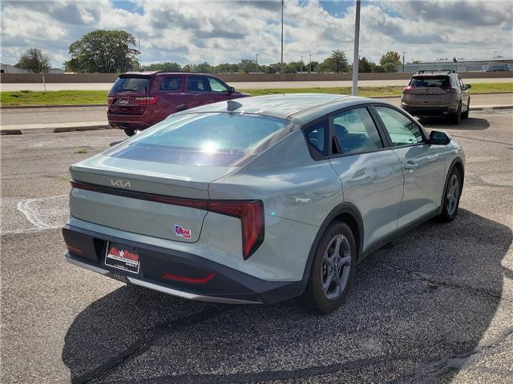 Used 2025 KIA K4 LXS (IVT) Sedan