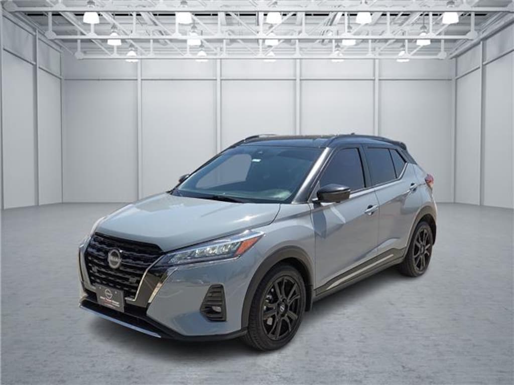 Used 2023 Nissan Kicks SR
