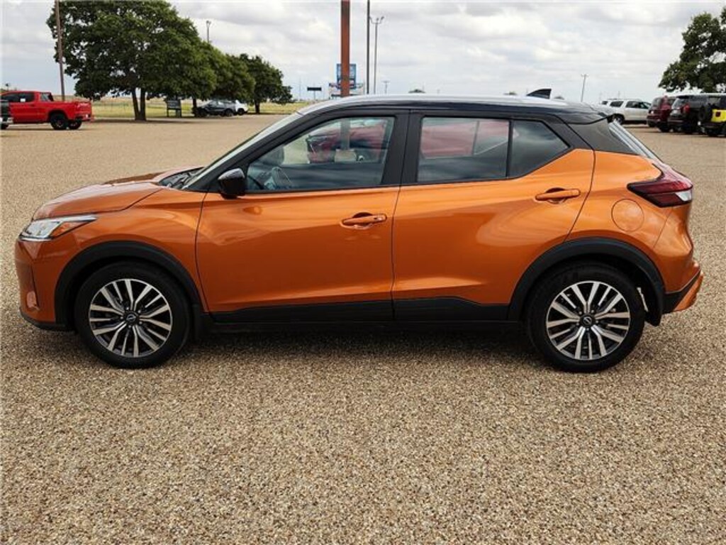Used 2023 Nissan Kicks SV