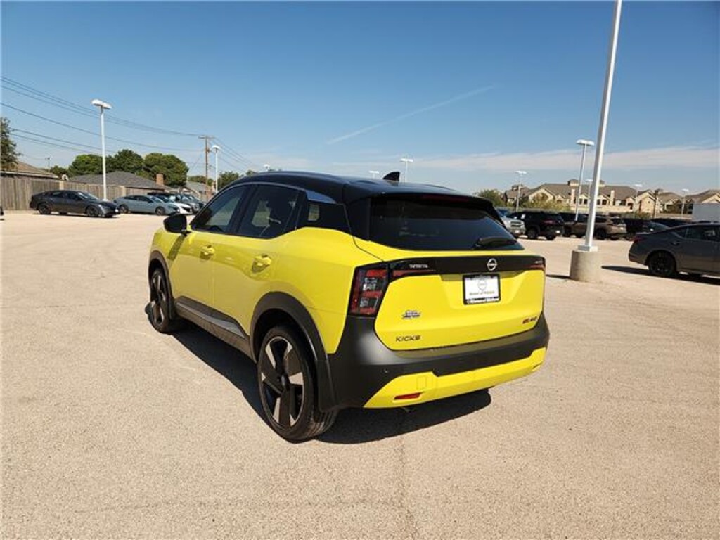Used 2025 Nissan Kicks SR All-Wheel Drive