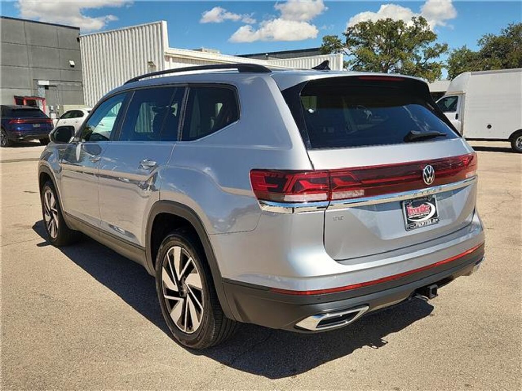 Used 2025 Volkswagen Atlas 2.0T SE w/Technology Front-Wheel Drive