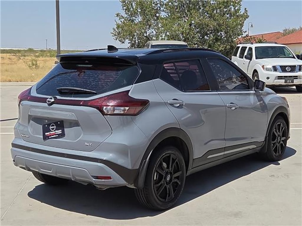 Used 2023 Nissan Kicks SR