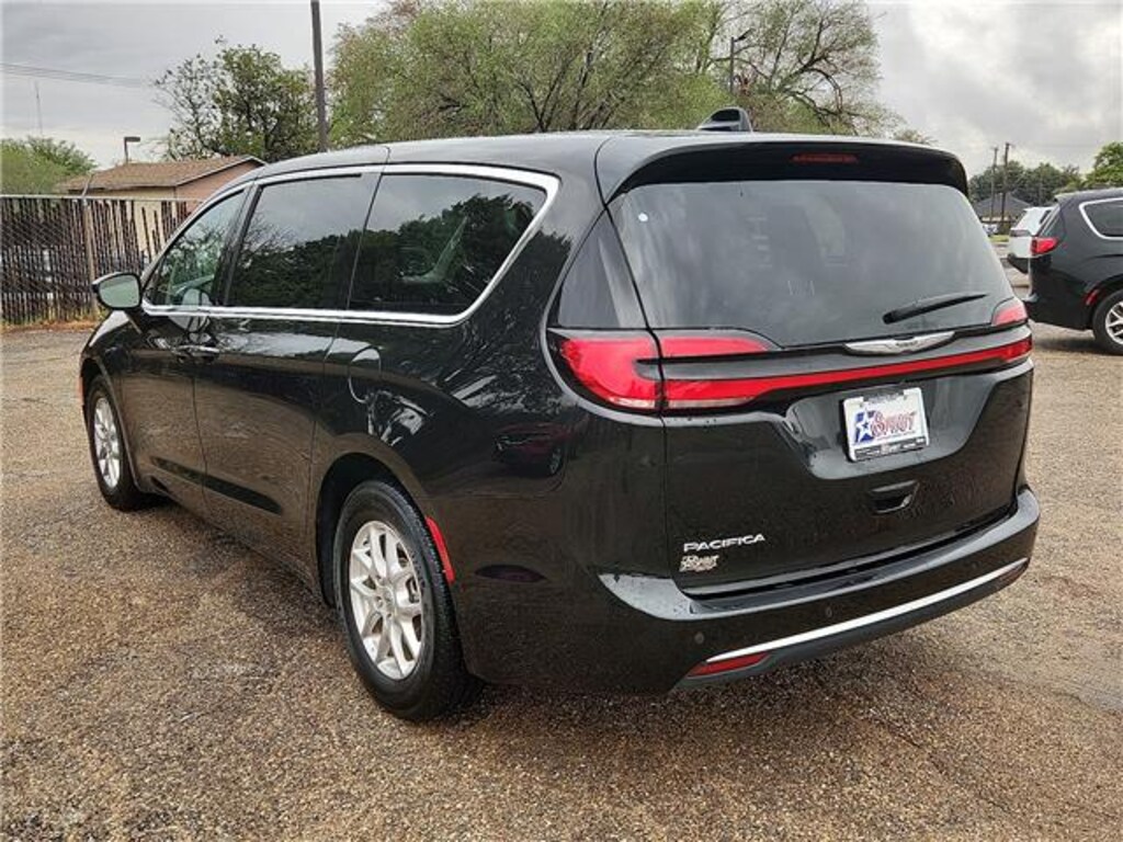 Used 2024 Chrysler Pacifica Touring L Front-Wheel Drive Passenger Van