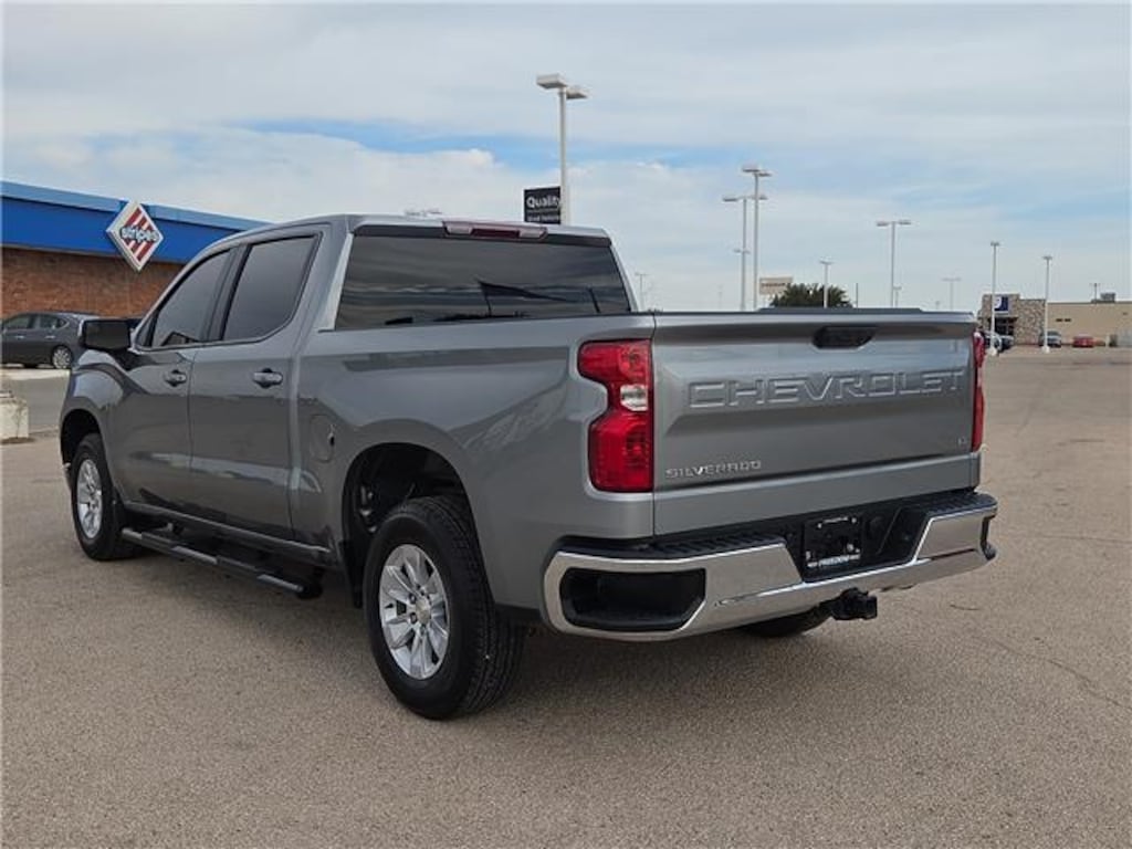Used 2025 Chevrolet Silverado 1500 LT w/1LT 4x2 Crew Cab 6.6 ft. box 157 in. WB