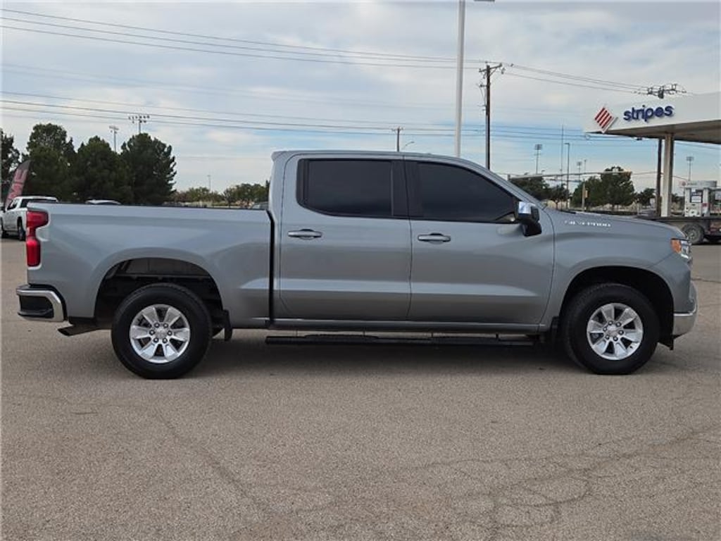 Used 2025 Chevrolet Silverado 1500 LT w/1LT 4x2 Crew Cab 6.6 ft. box 157 in. WB