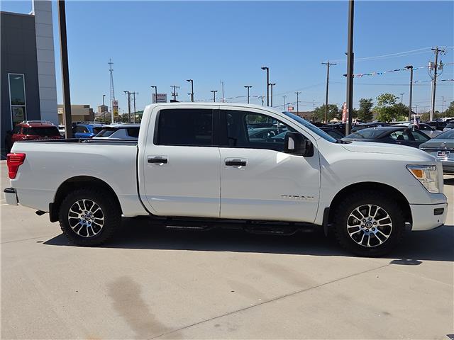 Used 2022 Nissan Titan SV (A9) 4x2 Crew Cab 5.5 ft. box 139.8 in. WB