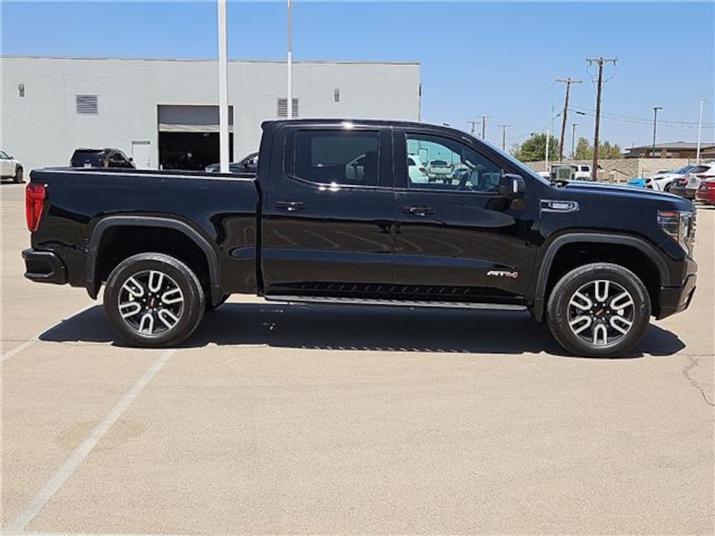 Used 2025 GMC Sierra 1500 AT4 4x4 Crew Cab 5.75 ft. box 147.4 in. WB