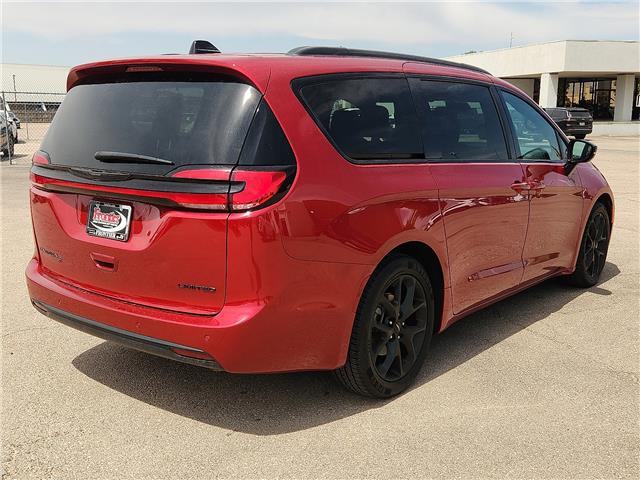 Used 2025 Chrysler Pacifica Limited Front-Wheel Drive Passenger Van