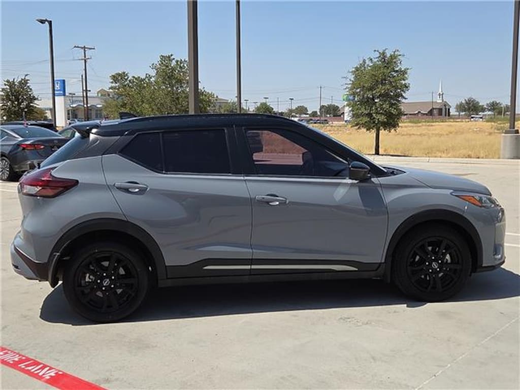 Used 2023 Nissan Kicks SR