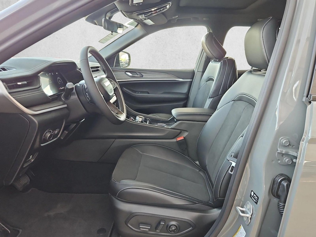 New 2027 Jeep Grand Cherokee Laredo Altitude SUV