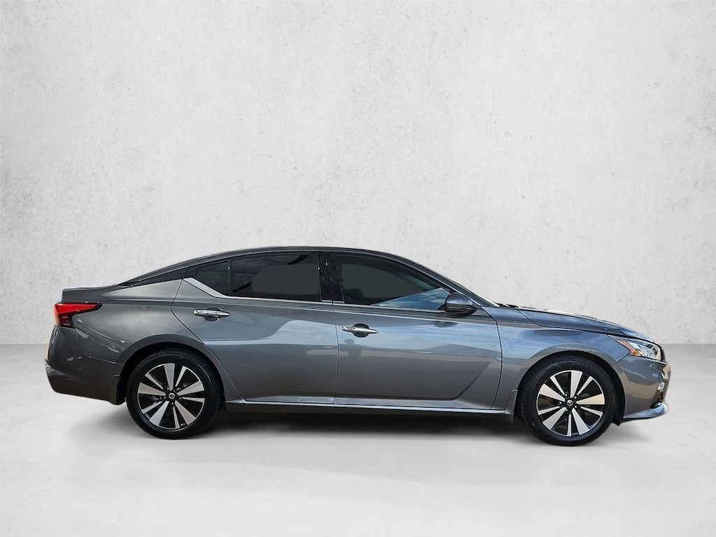 Used 2021 Nissan Altima 2.5 SL 4dr Car