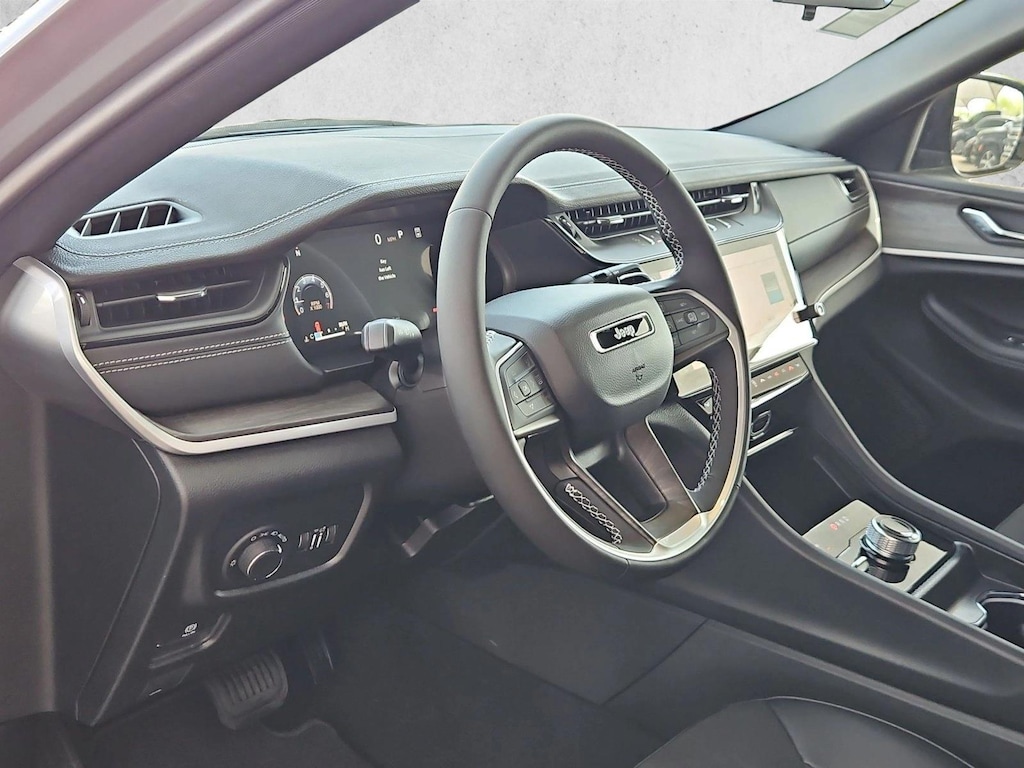New 2027 Jeep Grand Cherokee Laredo Altitude SUV