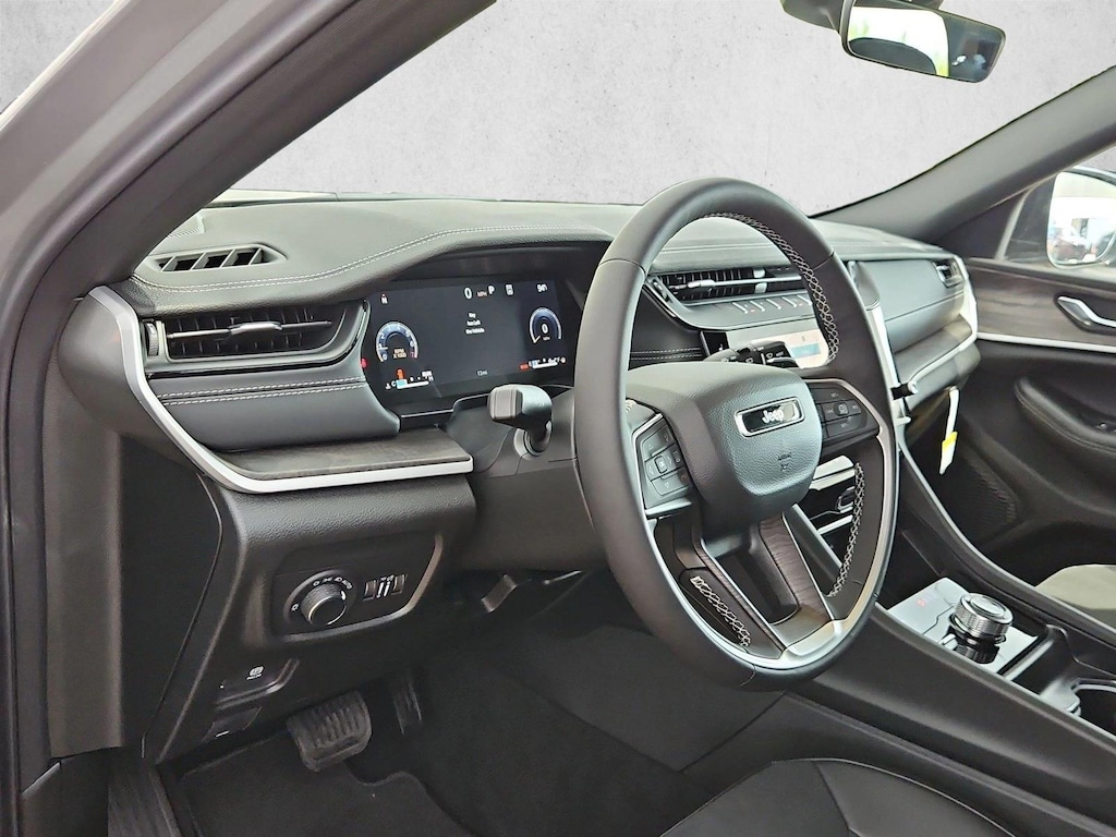 New 2027 Jeep Grand Cherokee Laredo Altitude SUV