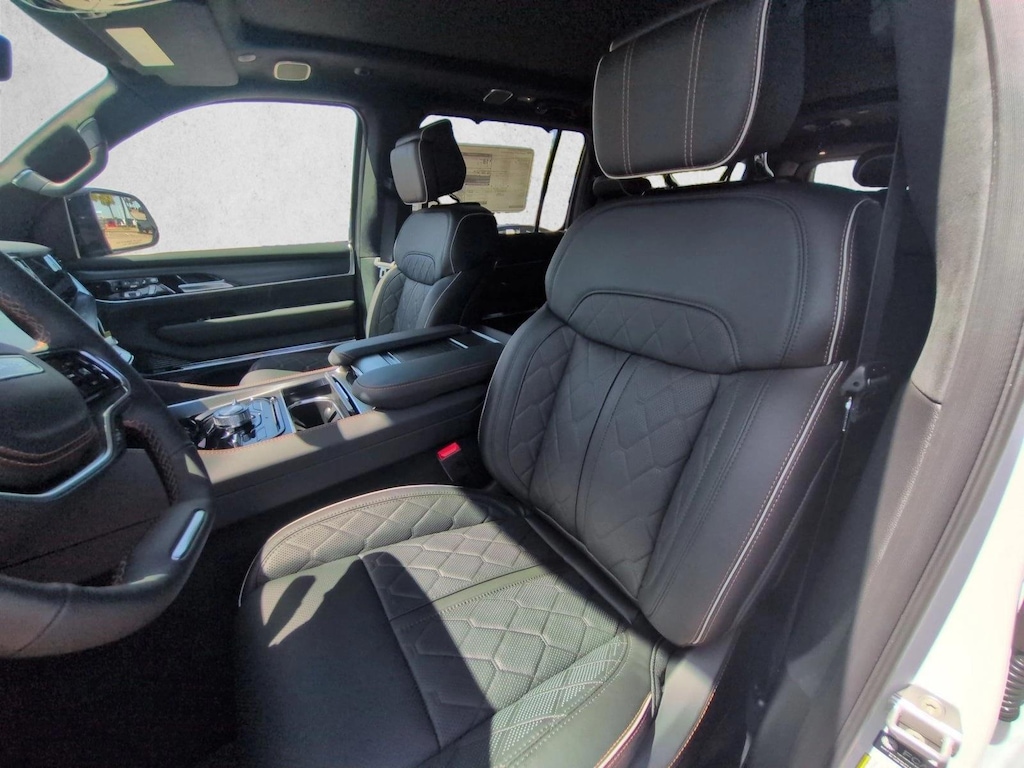 New 2026 Jeep Grand Wagoneer L Summit Reserve SUV