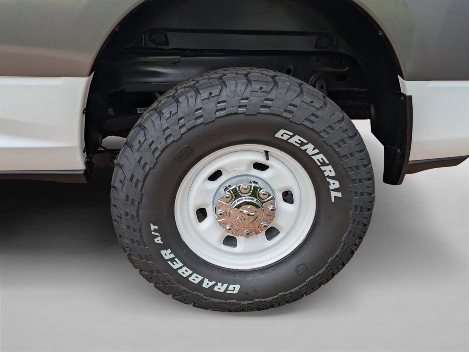 2026 RAM 2500 Laramie - Photo 9