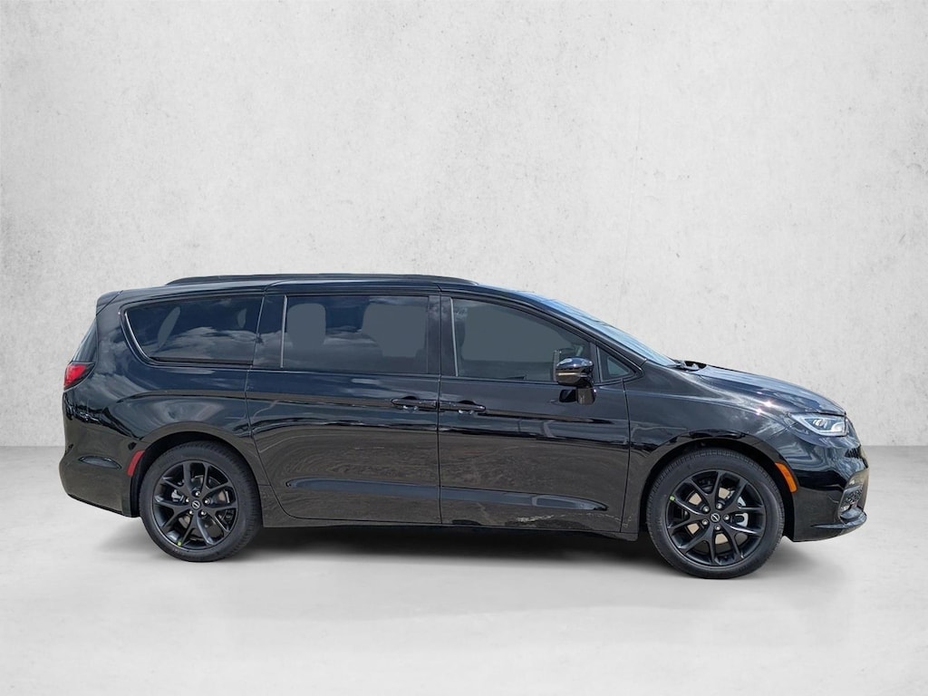 New 2026 Chrysler Pacifica Select Van Passenger Van