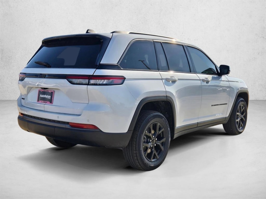 New 2026 Jeep Grand Cherokee Laredo Altitude SUV
