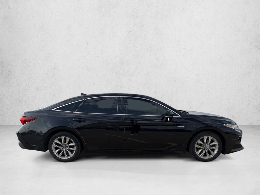 Used 2019 Toyota Avalon Hybrid XLE 4dr Car