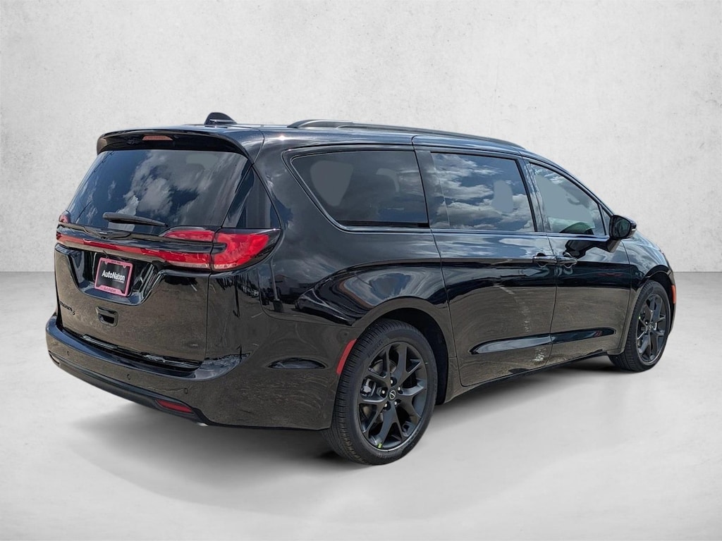 New 2026 Chrysler Pacifica Select Van Passenger Van