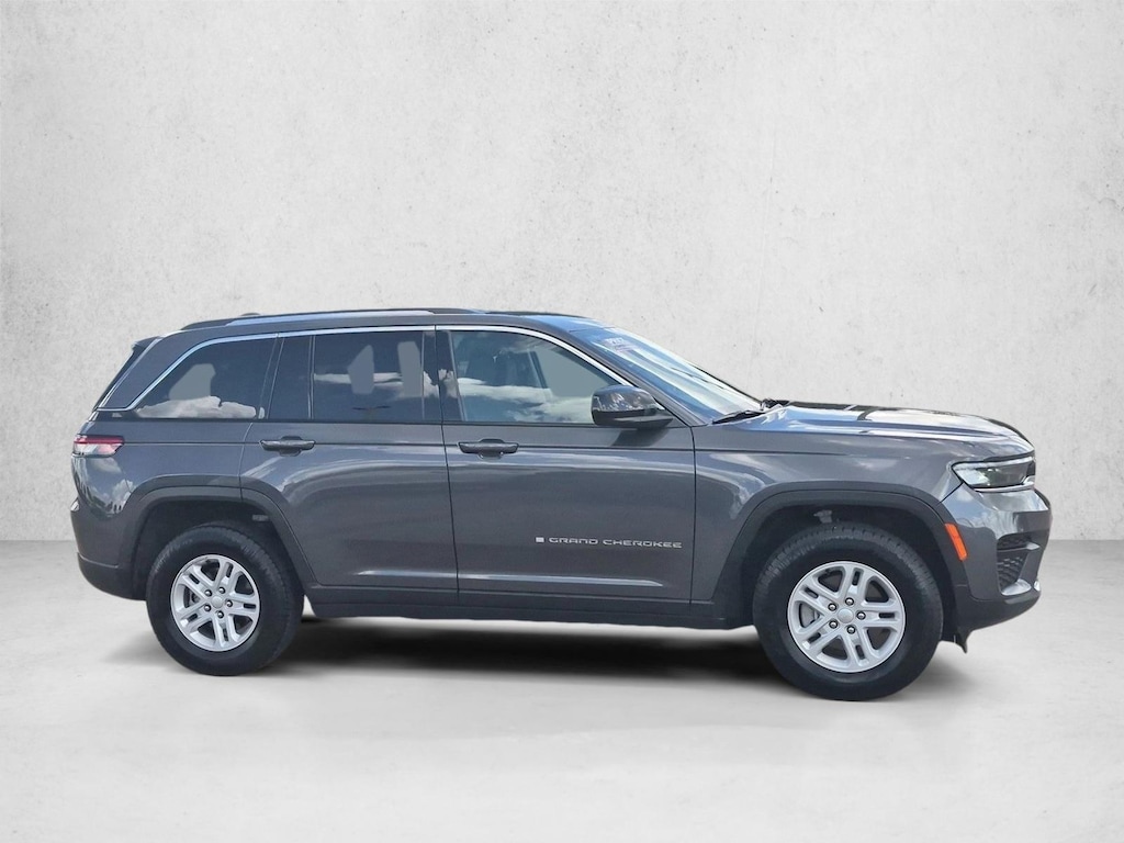 Used 2024 Jeep Grand Cherokee Laredo Sport Utility