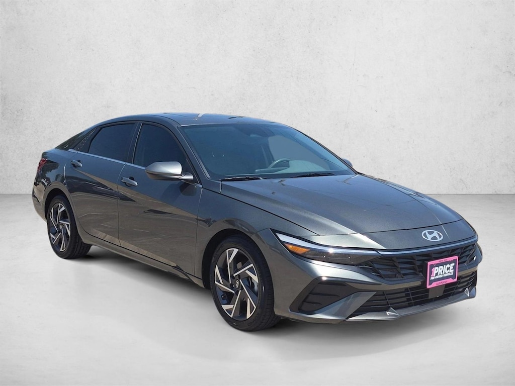Used 2025 Hyundai Elantra SEL Convenience 4dr Car