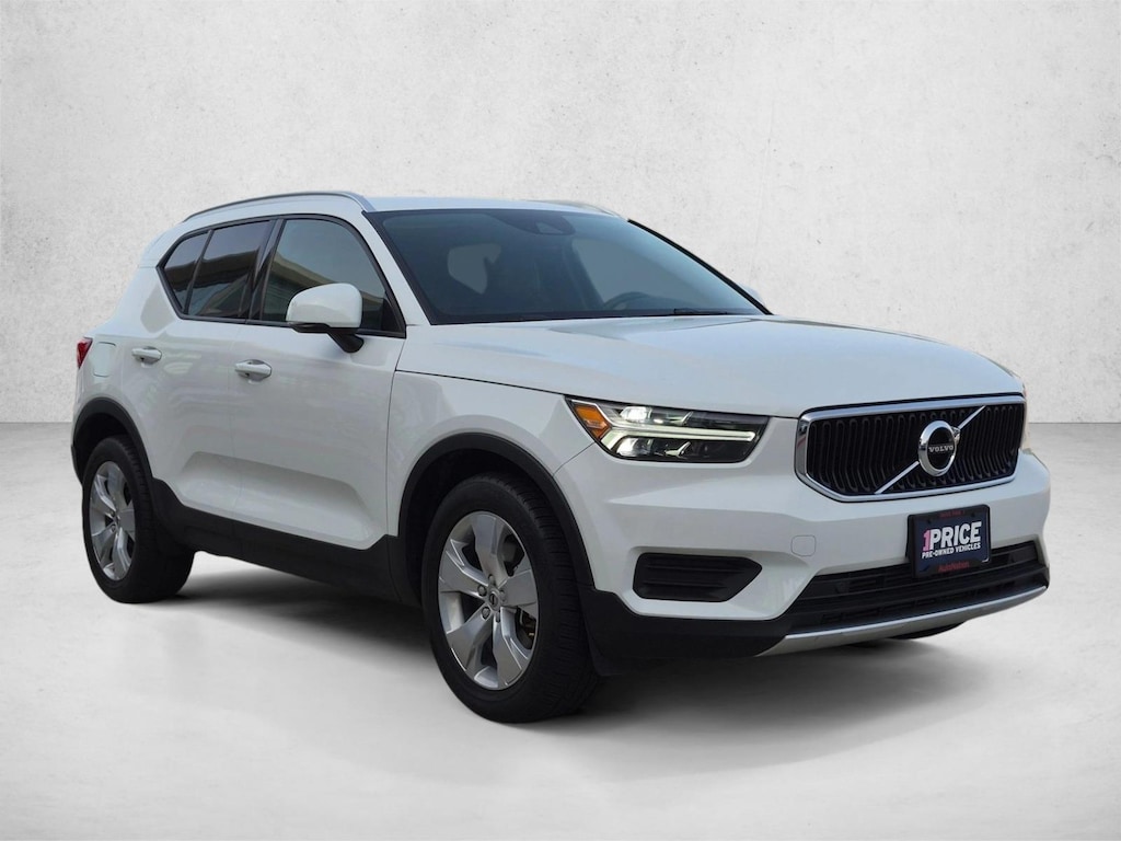 Used 2019 Volvo XC40 Momentum Sport Utility