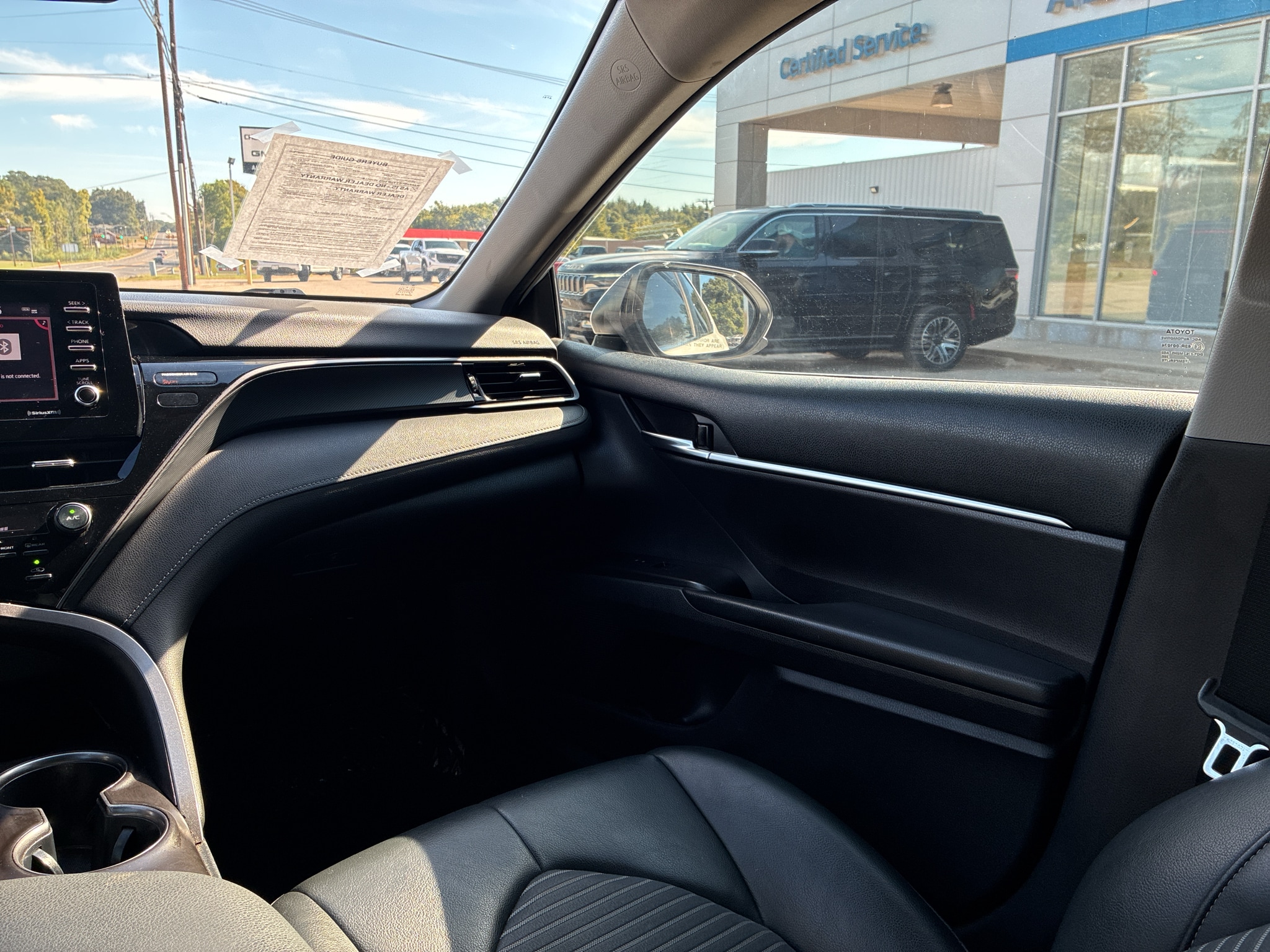 2021 Toyota Camry SE - Photo 19