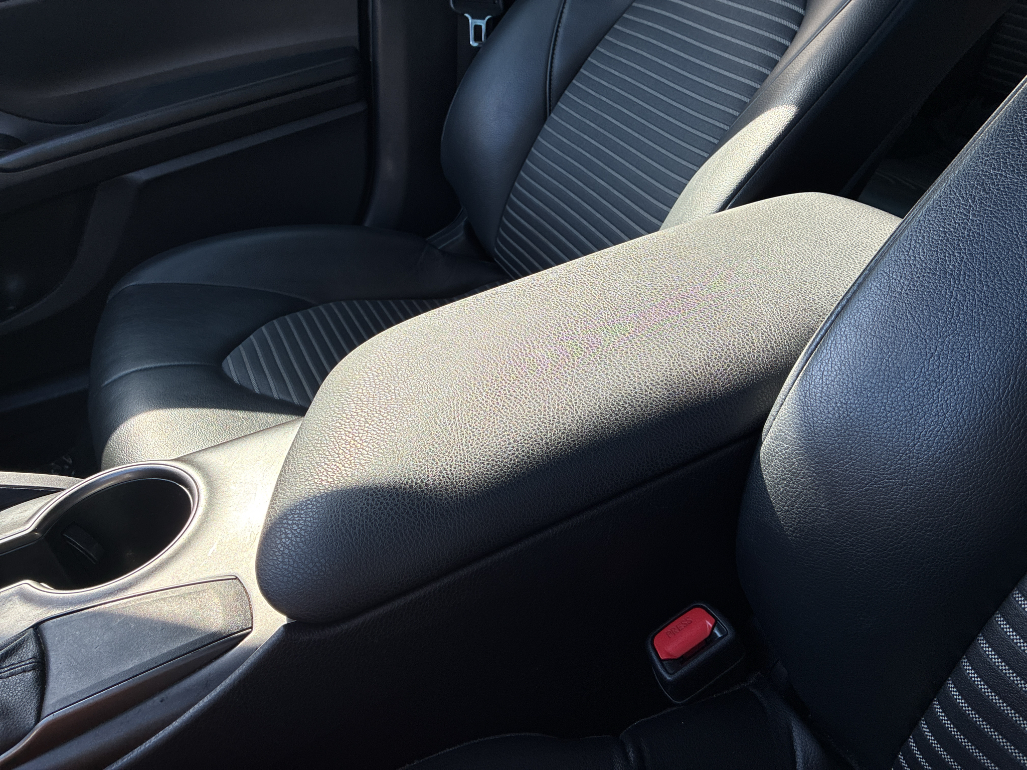 2021 Toyota Camry SE - Photo 34