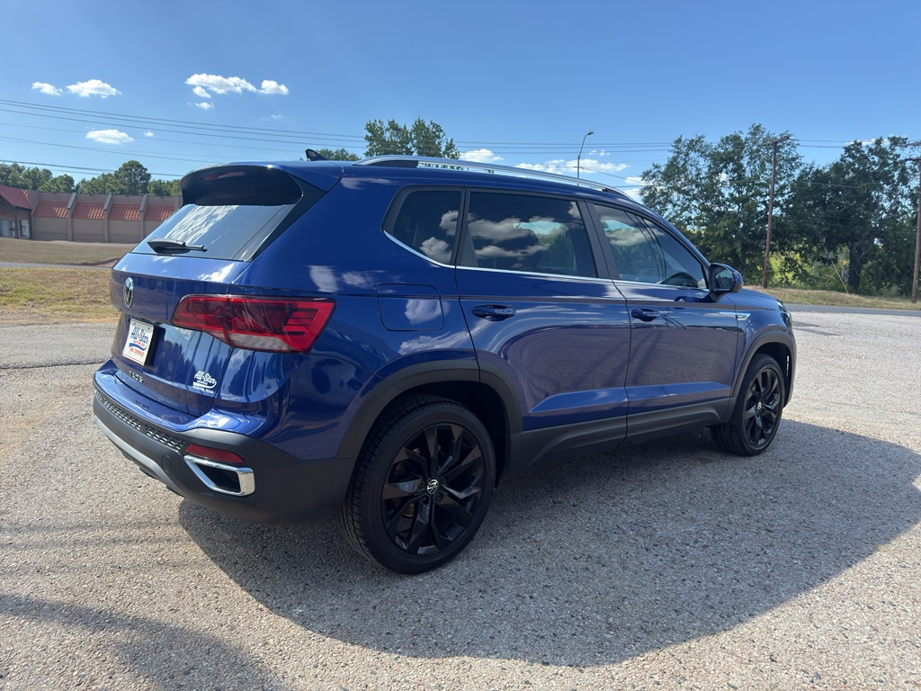 2023 Volkswagen Taos SE - Photo 11