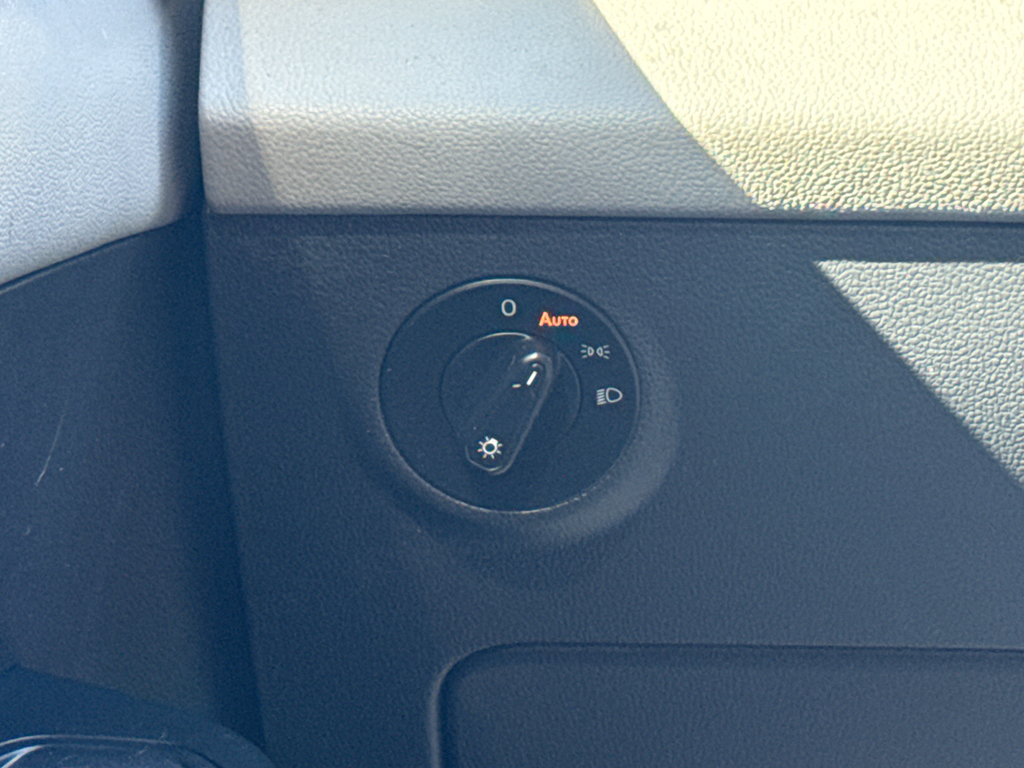 2023 Volkswagen Taos SE - Photo 29
