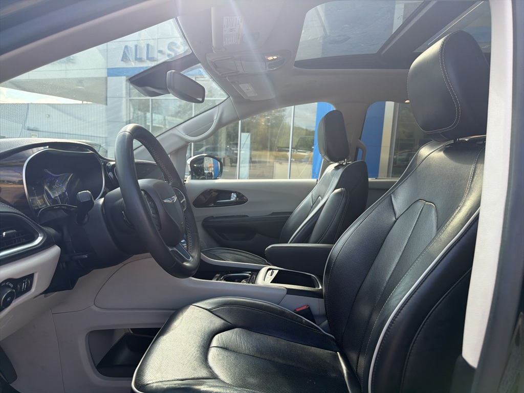Used 2023 Chrysler Pacifica Limited