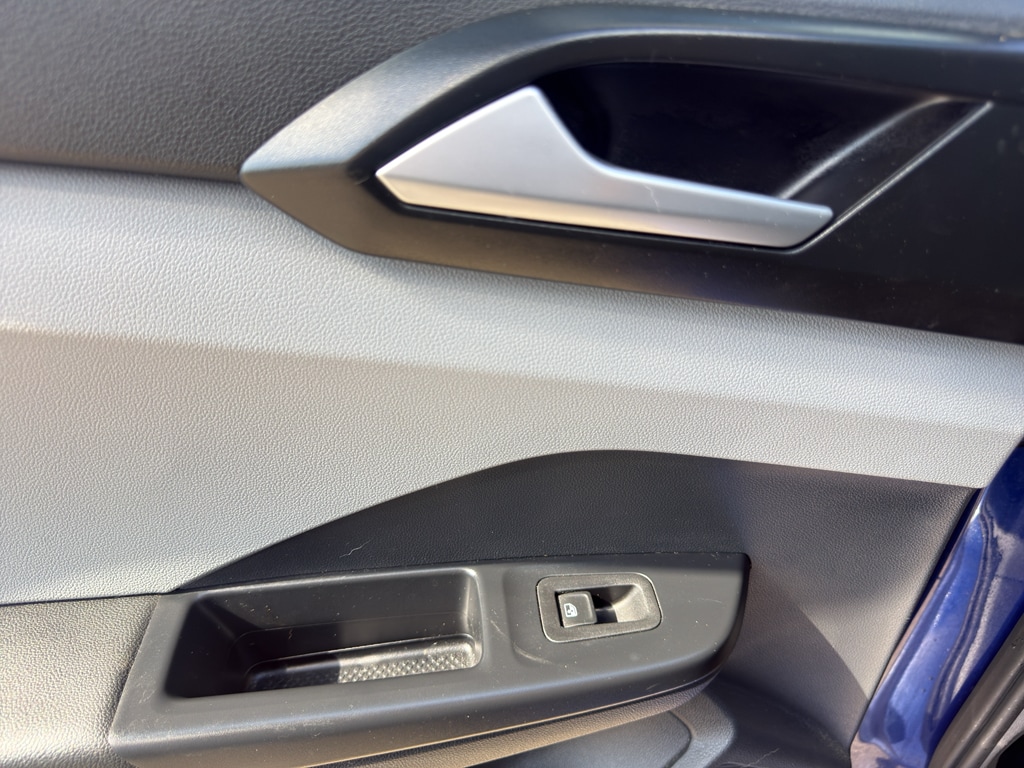 2023 Volkswagen Taos SE - Photo 28