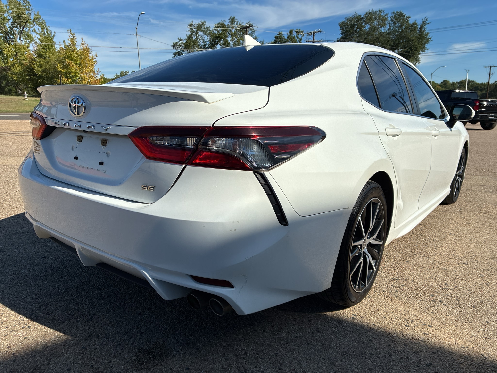 2021 Toyota Camry SE - Photo 10