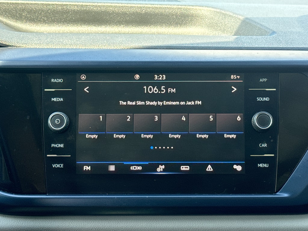2023 Volkswagen Taos SE - Photo 17