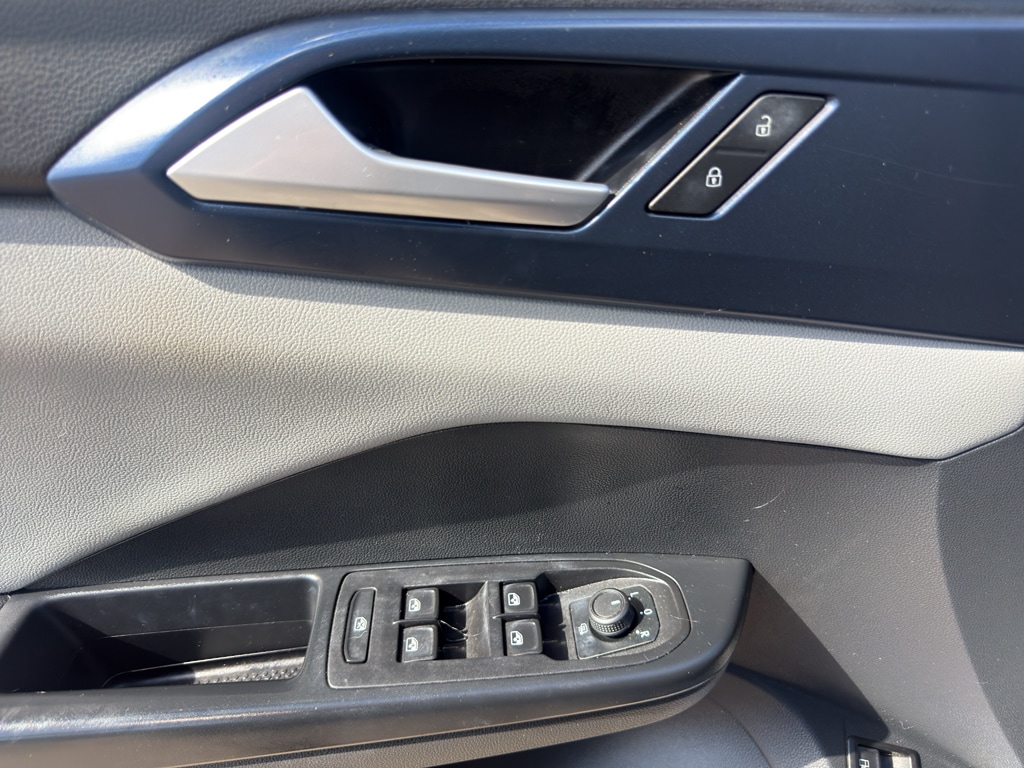 2023 Volkswagen Taos SE - Photo 25