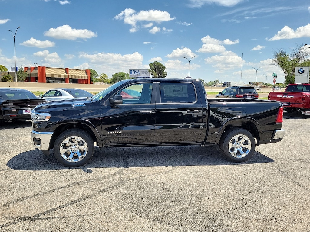 New 2026 Ram 1500 LONE STAR CREW CAB 4X4 5'7 BOX Pickup