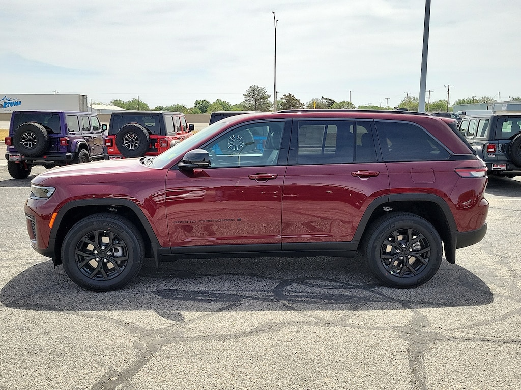 New 2026 Jeep Grand Cherokee LAREDO ALTITUDE 4X4 Sport Utility