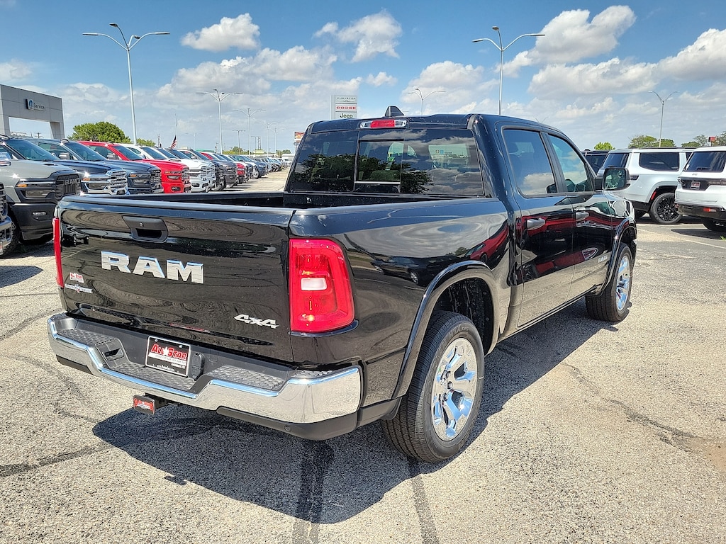New 2026 Ram 1500 LONE STAR CREW CAB 4X4 5'7 BOX Pickup