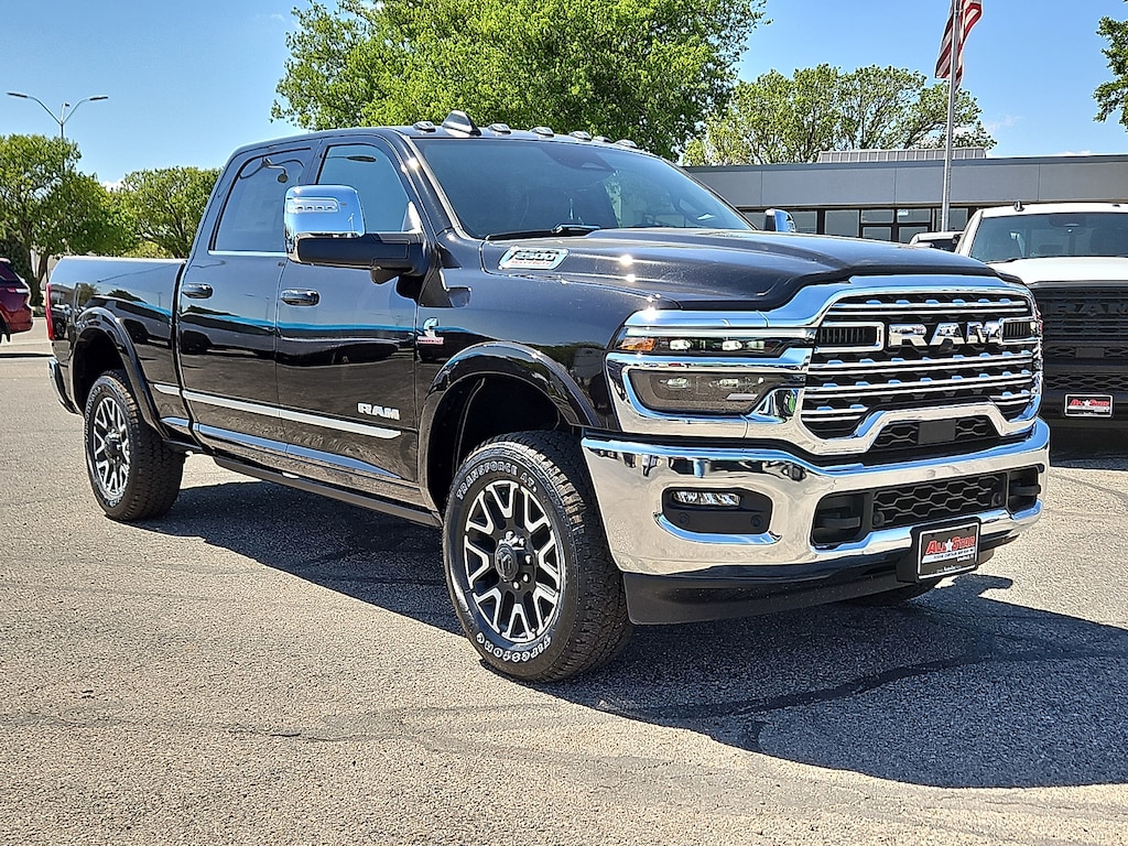 New 2026 Ram 2500 LIMITED CREW CAB 4X4 6'4 BOX Pickup