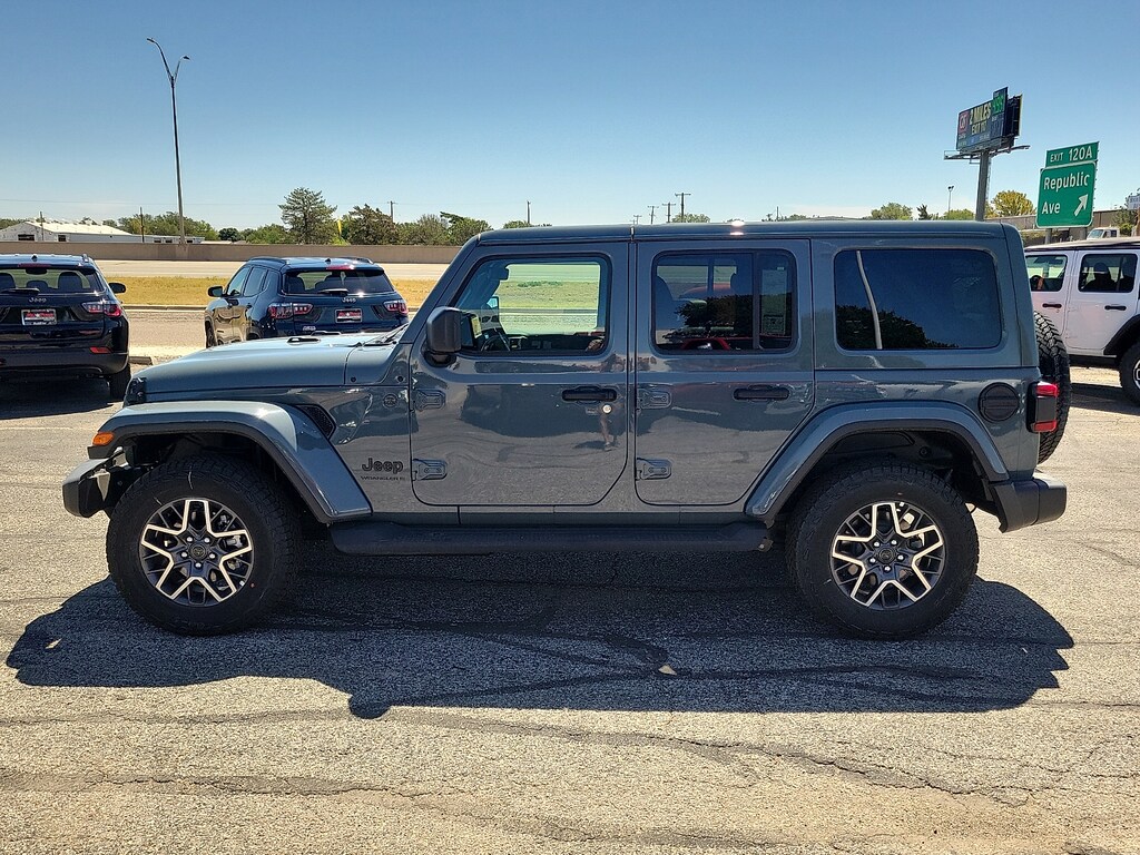 New 2026 Jeep Wrangler 4-DOOR SAHARA Sport Utility