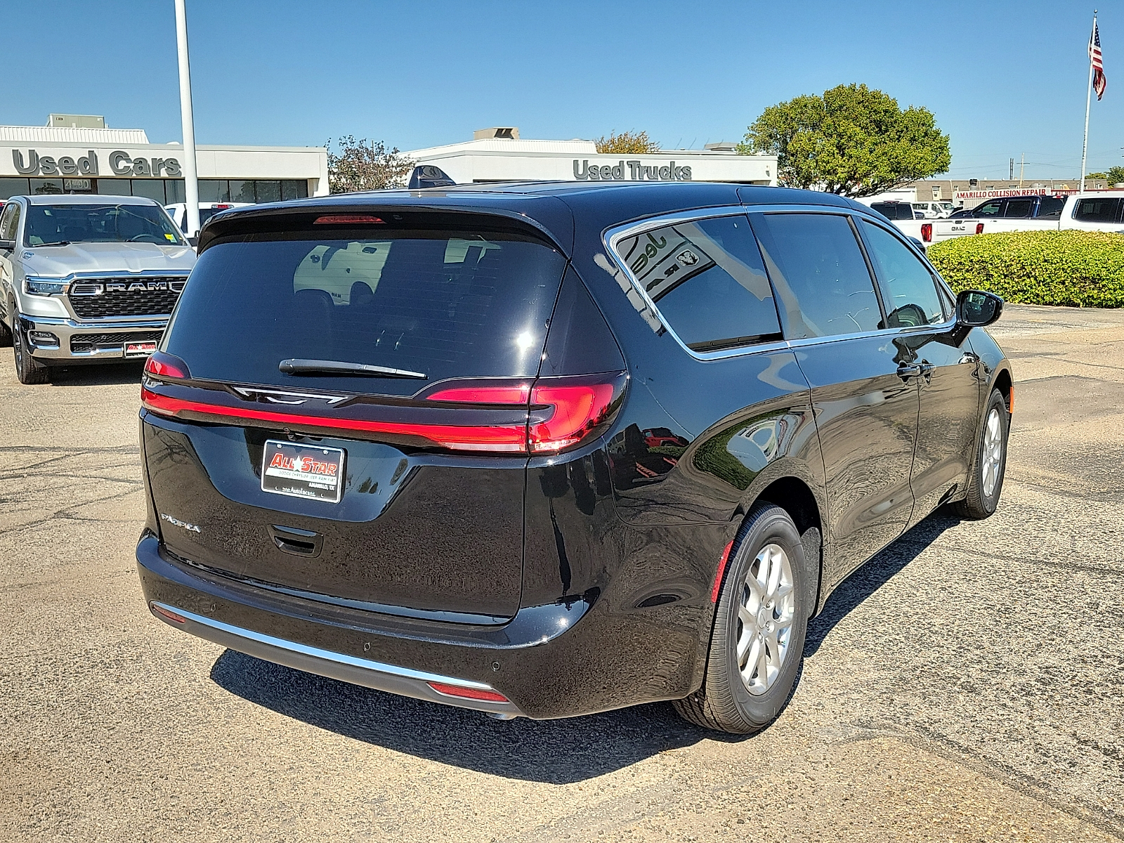 New 2027 Chrysler Pacifica SELECT Passenger Van