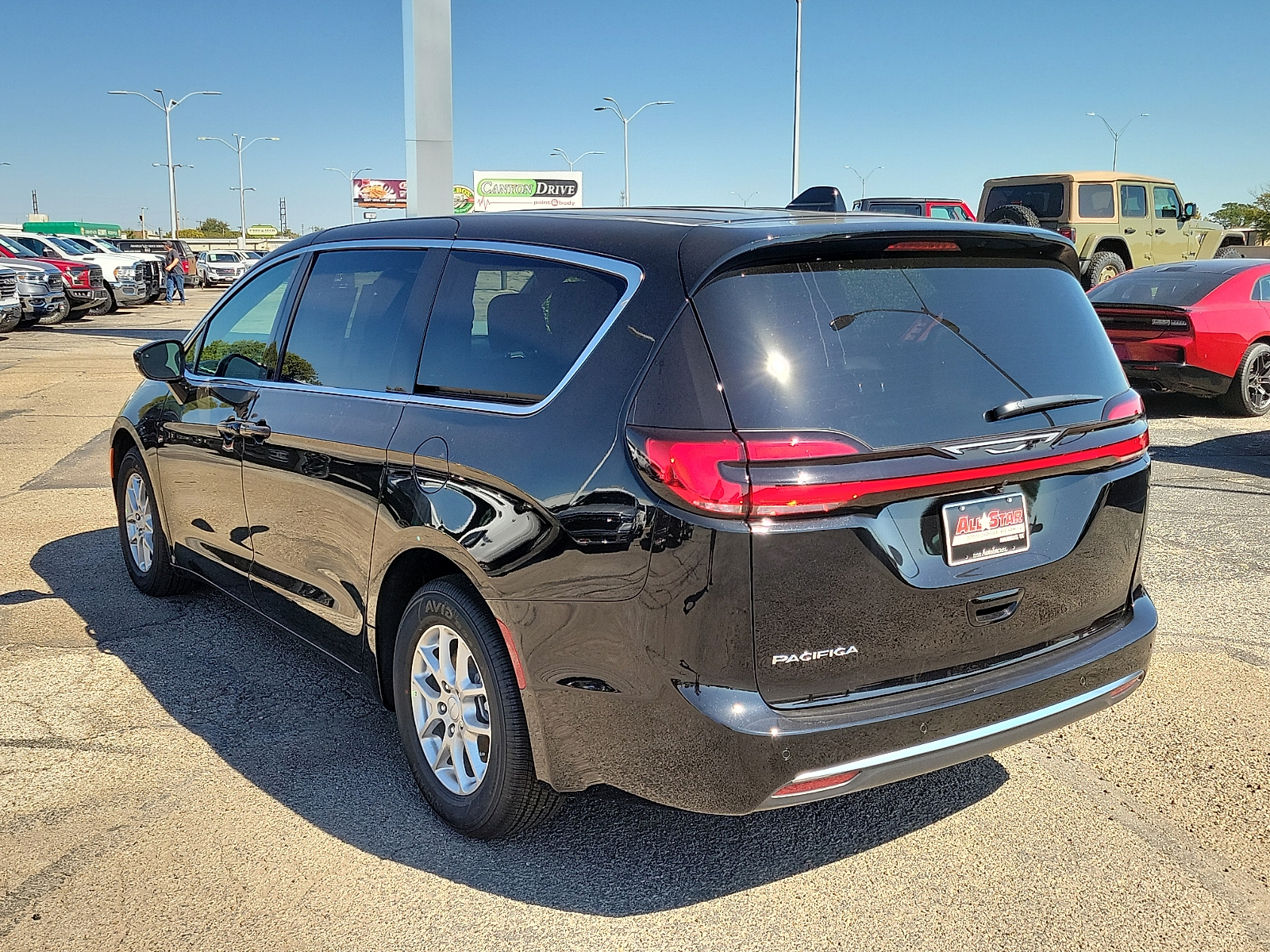 New 2027 Chrysler Pacifica SELECT Passenger Van
