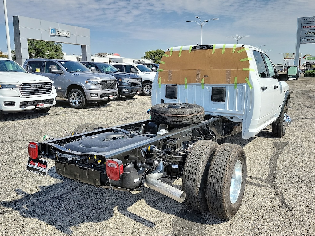 New 2026 Ram 3500 Chassis Cab BIG HORN CREW 4X4 60' CA Pickup