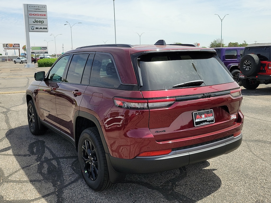 New 2026 Jeep Grand Cherokee LAREDO ALTITUDE 4X4 Sport Utility