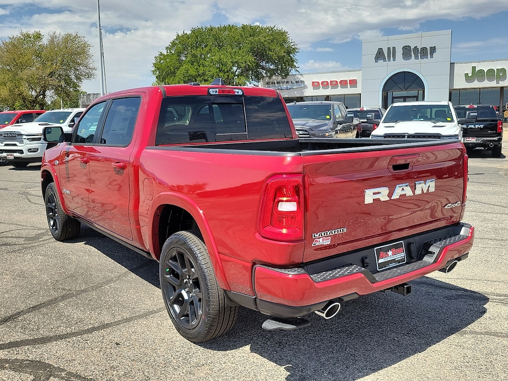 New 2026 Ram 1500 LARAMIE CREW CAB 4X4 5'7 BOX Pickup