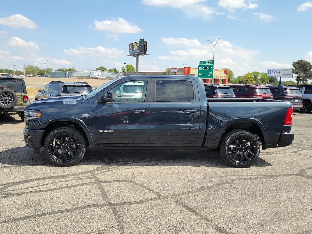 New 2026 Ram 1500 LARAMIE CREW CAB 4X4 5'7 BOX Pickup