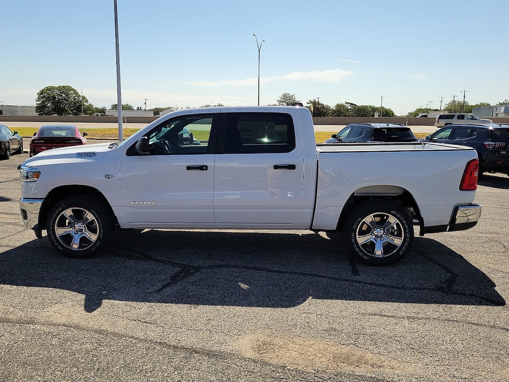 New 2026 Ram 1500 TRADESMAN CREW CAB 4X4 5'7 BOX Pickup